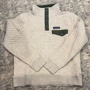 Patagonia Light Gray Quilted Pullover with Olive Accents